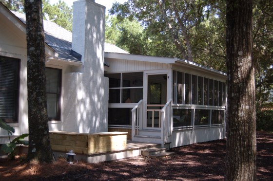 Back deck with Storage Benches
